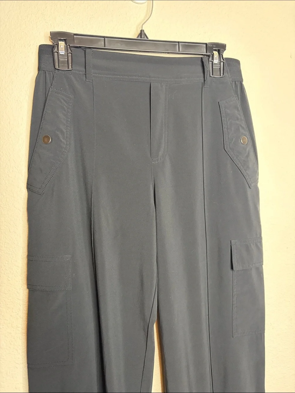 Athleta | Women’s Black Vienna Cargo Casual Pants Size 6